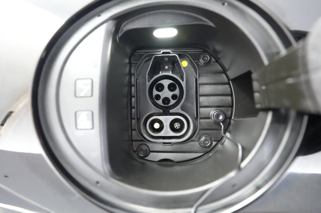 2023 Hyundai IONIQ 6 — photo 8 of 21