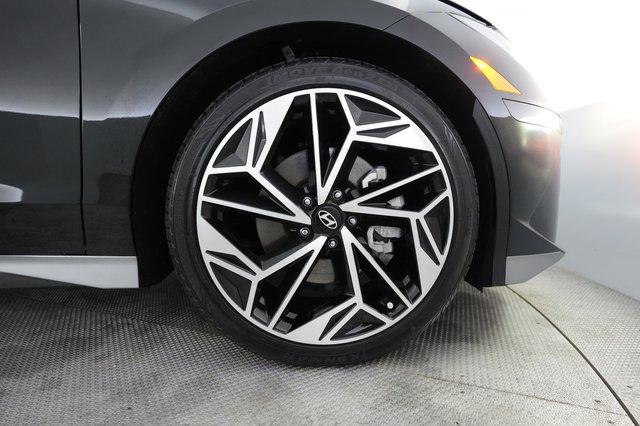 2023 Hyundai IONIQ 6 — photo 16 of 21