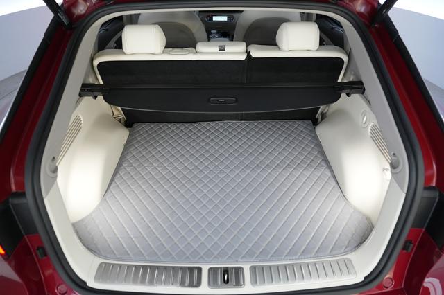 2023 Genesis GV60 — photo 6 of 21