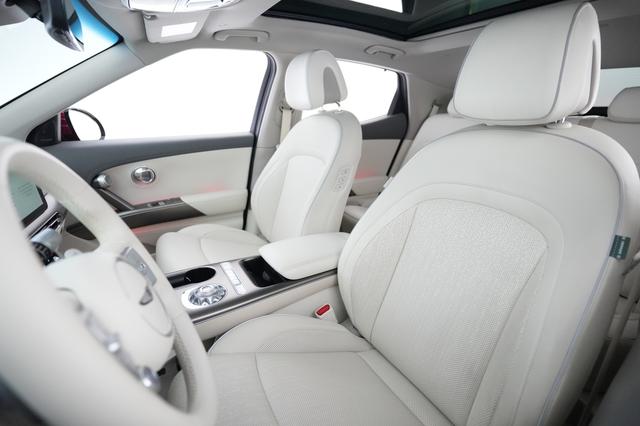 2023 Genesis GV60 — photo 3 of 21