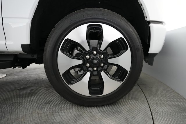 2023 Ford F-150 Lightning — photo 10 of 15
