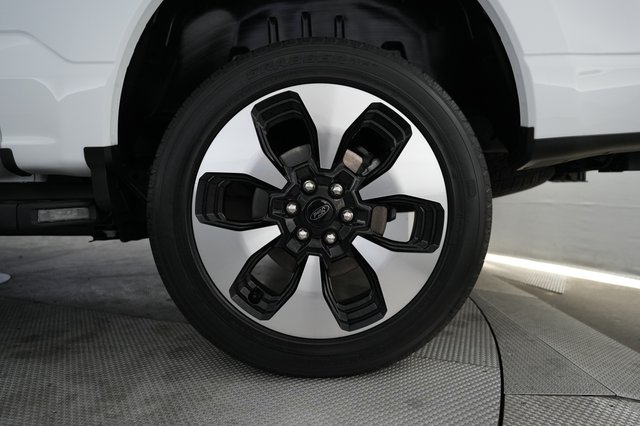 2023 Ford F-150 Lightning — photo 7 of 15