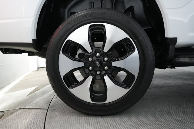 2023 Ford F-150 Lightning — photo 11 of 15