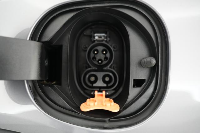2023 Chevrolet Bolt EV — photo 8 of 20