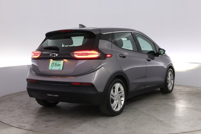 2023 Chevrolet Bolt EV — photo 2 of 20
