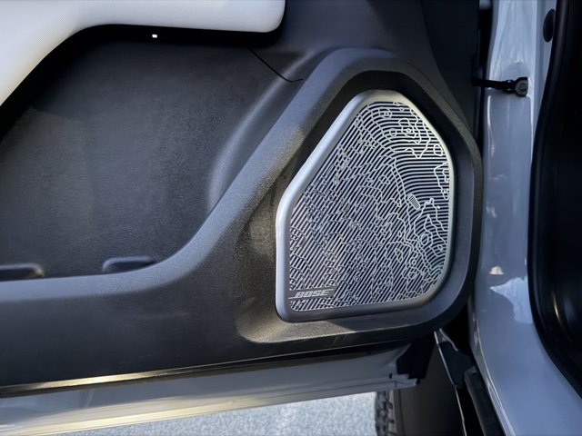 2024 GMC Hummer EV SUV — photo 28 of 33