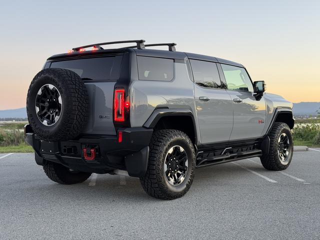 2024 GMC Hummer EV SUV — photo 2 of 33