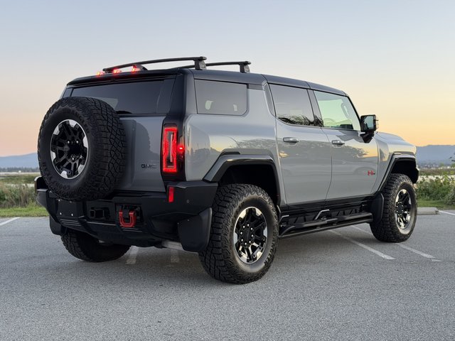 2024 GMC Hummer EV SUV — photo 2 of 33