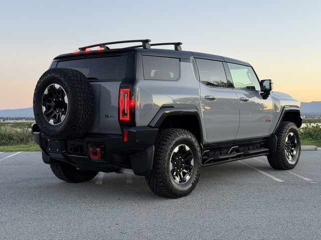 2024 GMC Hummer EV SUV — photo 13 of 33