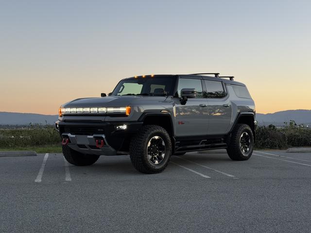 2024 GMC Hummer EV SUV — photo 9 of 33