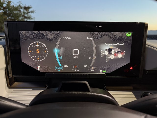 2024 GMC Hummer EV SUV — photo 5 of 33