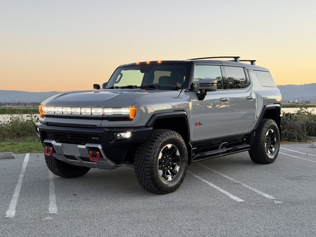 2024 GMC Hummer EV SUV — VIN 1GKB0RDC5RU111378