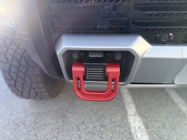2024 GMC Hummer EV SUV — photo 32 of 33