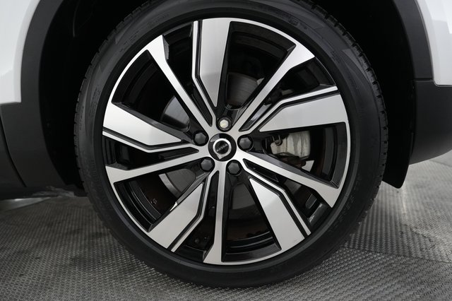2021 Volvo XC40 Recharge — photo 16 of 22