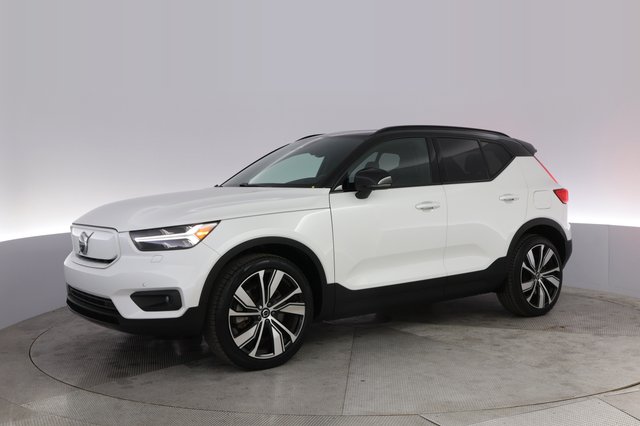 2021 Volvo XC40 Recharge — photo 14 of 22