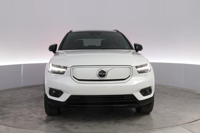 2021 Volvo XC40 Recharge — photo 9 of 22