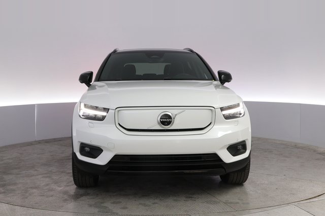 2021 Volvo XC40 Recharge — photo 9 of 22