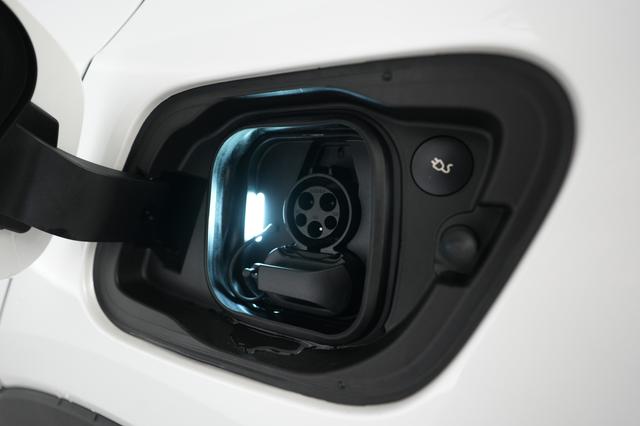 2021 Volvo XC40 Recharge — photo 8 of 22