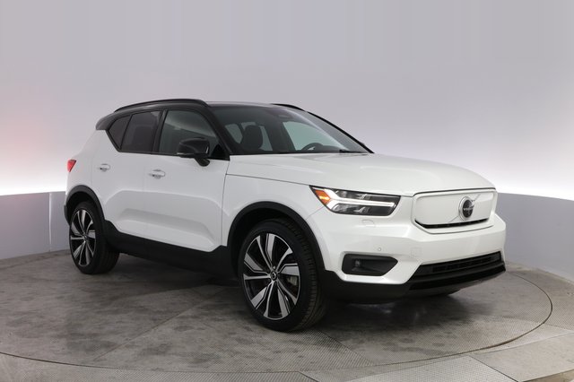2021 Volvo XC40 Recharge — photo 10 of 22