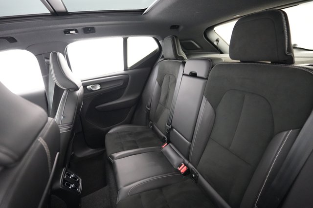 2021 Volvo XC40 Recharge — photo 19 of 22