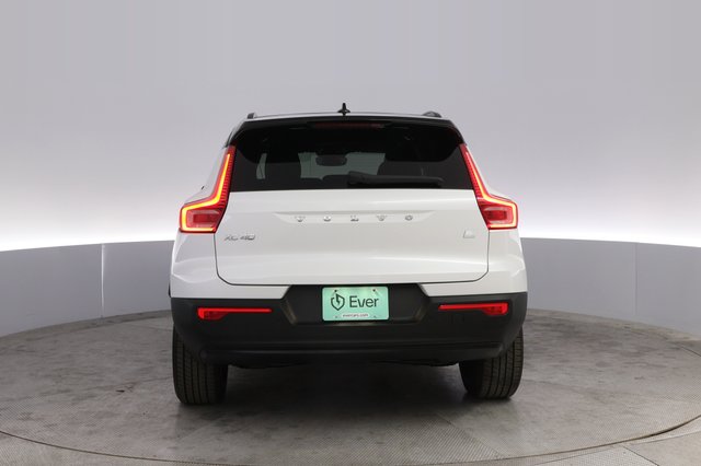 2021 Volvo XC40 Recharge — photo 12 of 22
