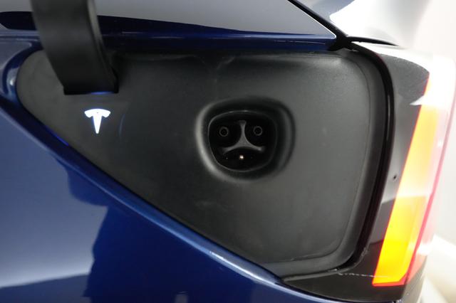 2022 Tesla Model Y — photo 8 of 21