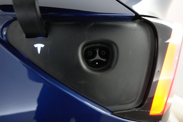 2022 Tesla Model Y — photo 8 of 21