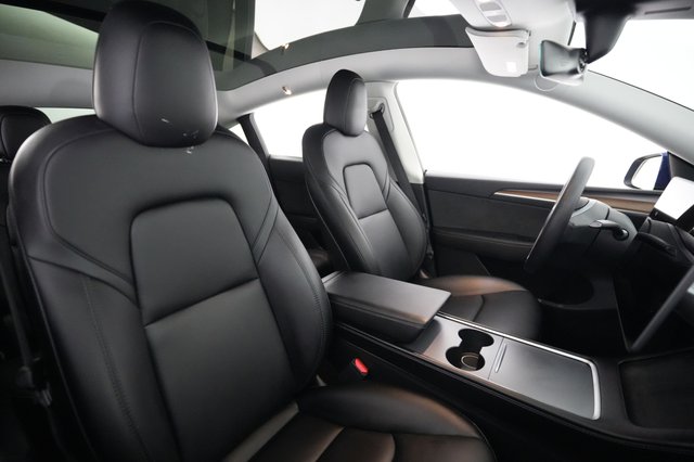 2022 Tesla Model Y — photo 18 of 21