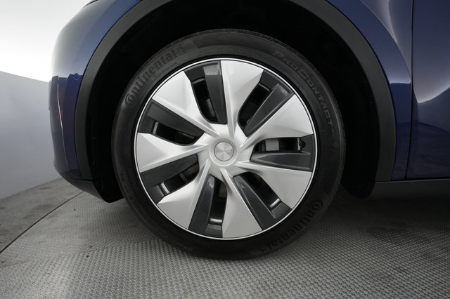 2022 Tesla Model Y — photo 15 of 21