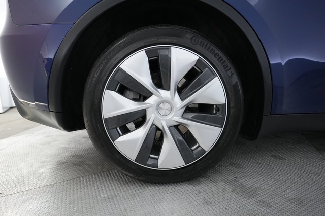 2022 Tesla Model Y — photo 17 of 21