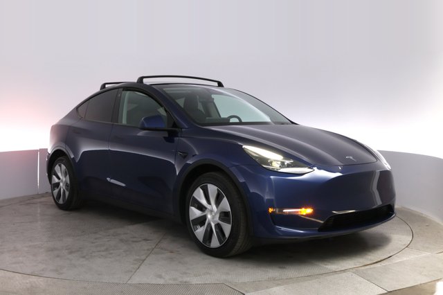 2022 Tesla Model Y — photo 10 of 21