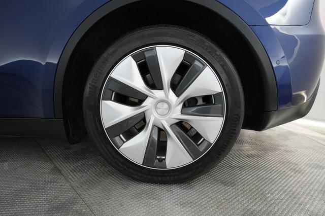 2022 Tesla Model Y — photo 7 of 21