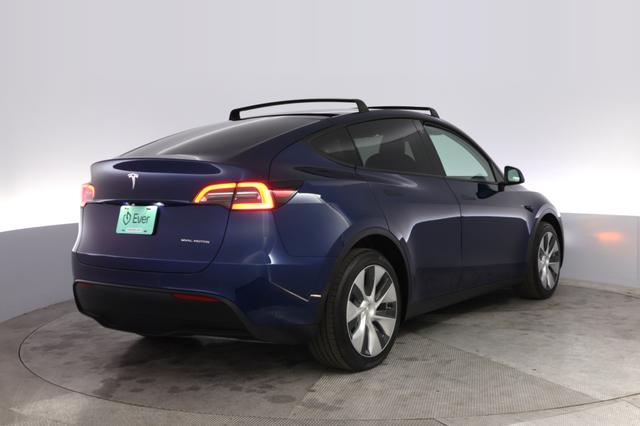 2022 Tesla Model Y — photo 2 of 21