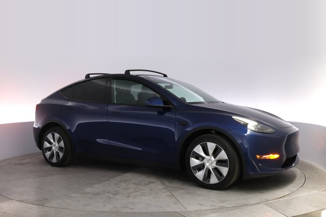 2022 Tesla Model Y — photo 11 of 21