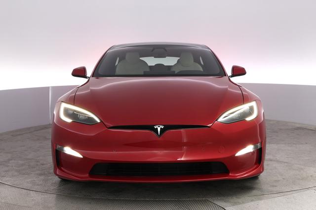 2022 Tesla Model S — photo 9 of 22
