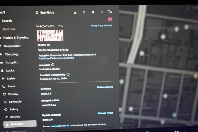 2022 Tesla Model S — photo 5 of 22