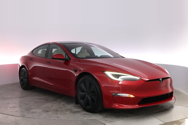 2022 Tesla Model S — photo 10 of 22