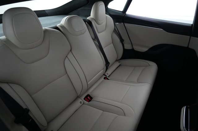 2022 Tesla Model S — photo 4 of 22