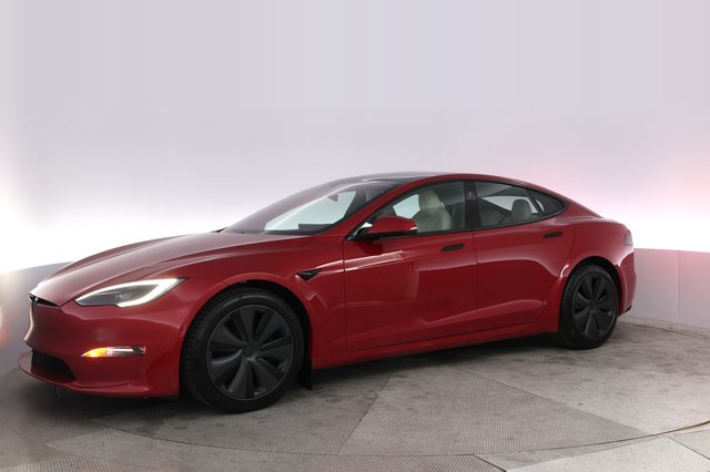 2022 Tesla Model S — photo 14 of 22
