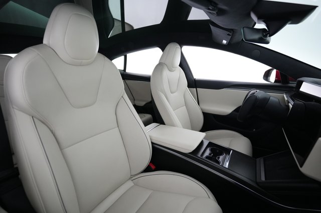 2022 Tesla Model S — photo 18 of 22