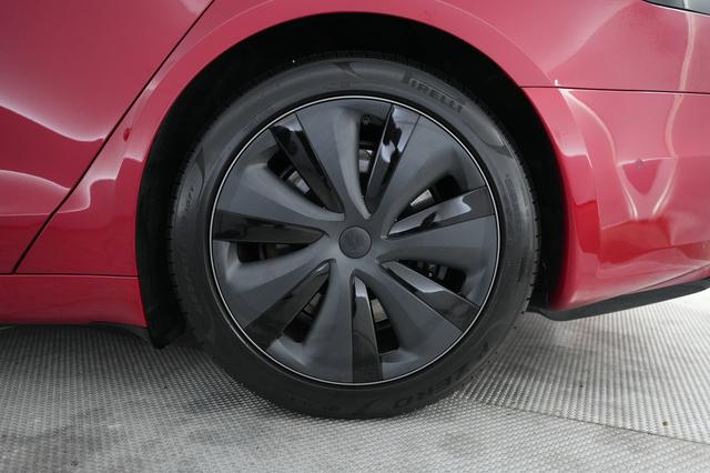 2022 Tesla Model S — photo 7 of 22