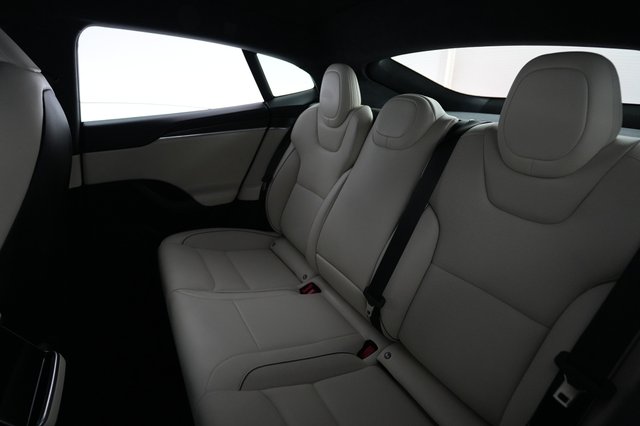 2022 Tesla Model S — photo 19 of 22