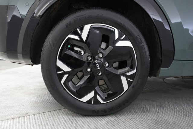 2023 Kia Niro EV — photo 17 of 23