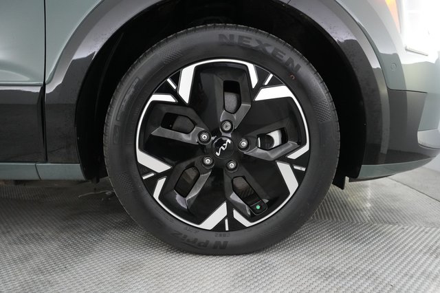 2023 Kia Niro EV — photo 16 of 23