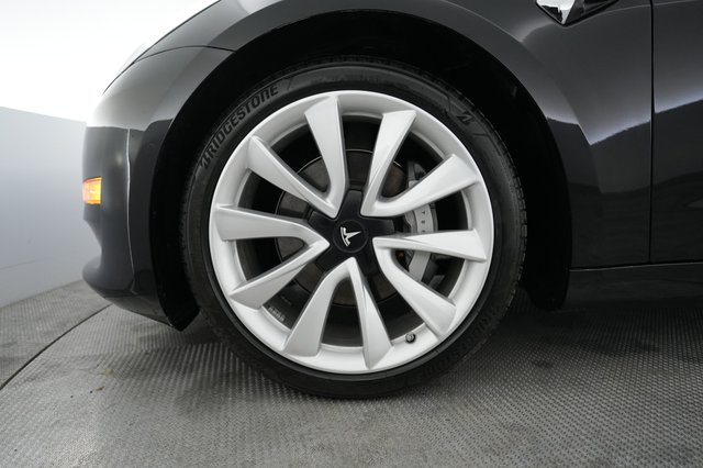 2020 Tesla Model 3 — photo 15 of 21