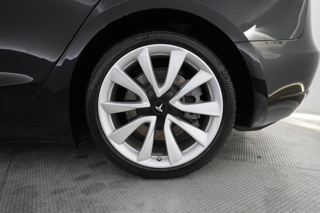 2020 Tesla Model 3 — photo 7 of 21