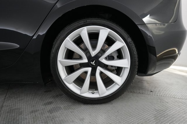 2020 Tesla Model 3 — photo 7 of 21
