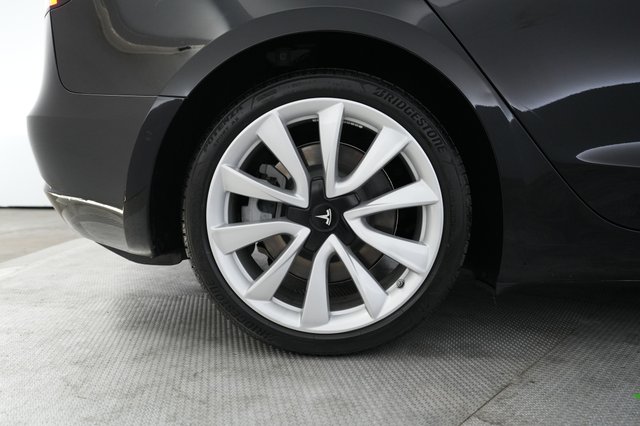 2020 Tesla Model 3 — photo 17 of 21