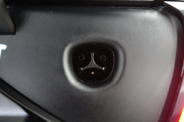 2020 Tesla Model 3 — photo 8 of 21