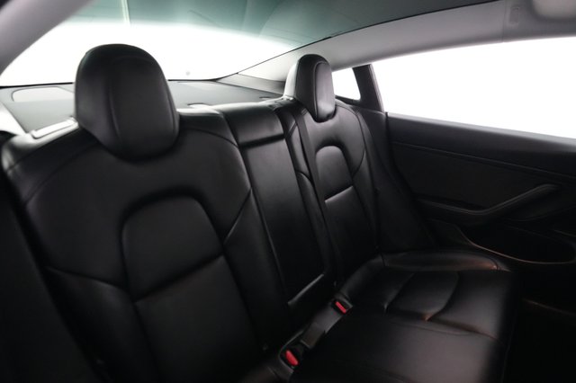 2020 Tesla Model 3 — photo 4 of 21